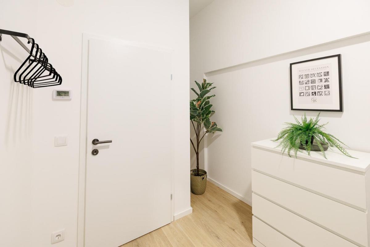 Central City Style Rooms By Home2 Wina Bagian luar foto